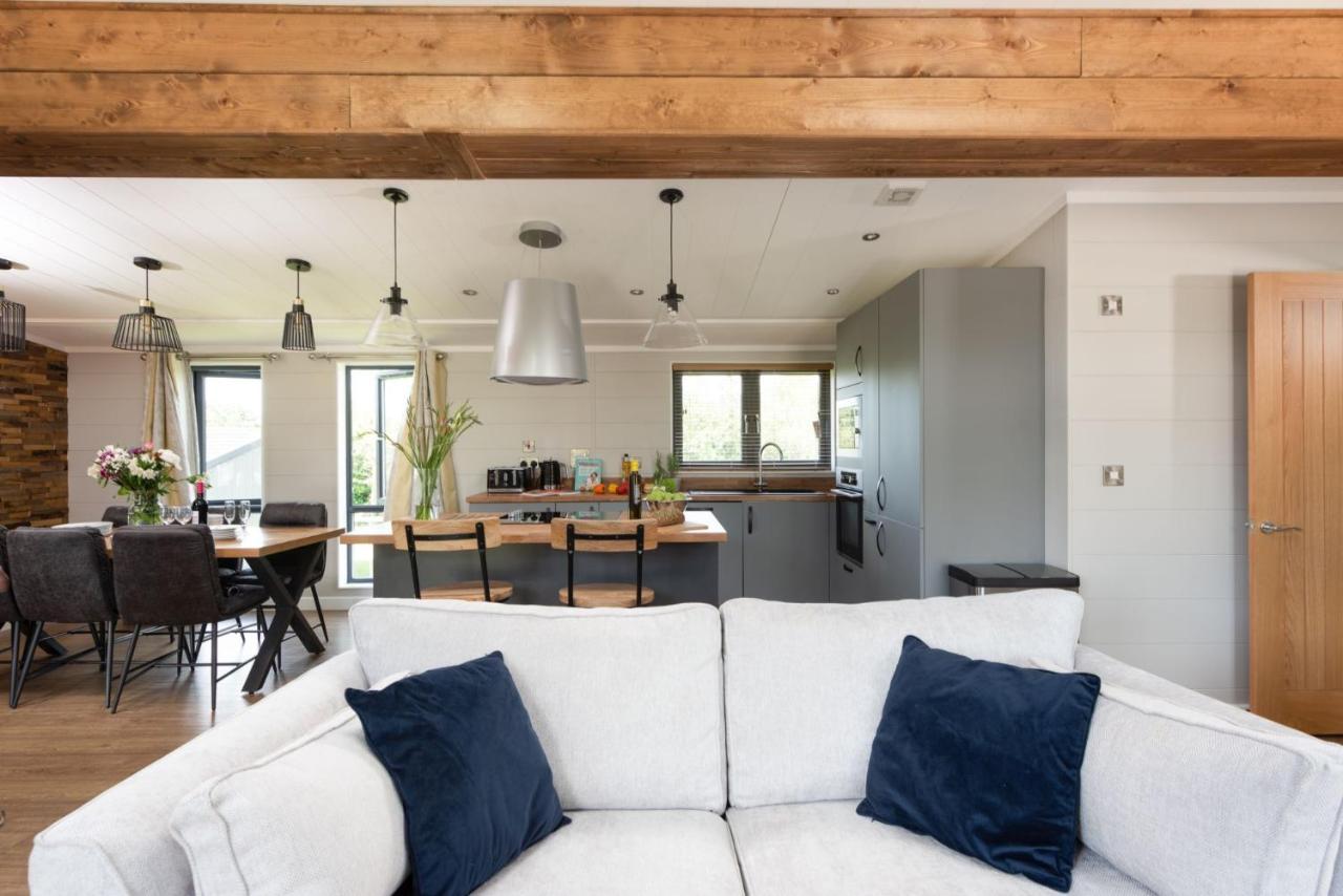 Primrose Lodge, 25 Roadford Lake Lodges Lifton Εξωτερικό φωτογραφία