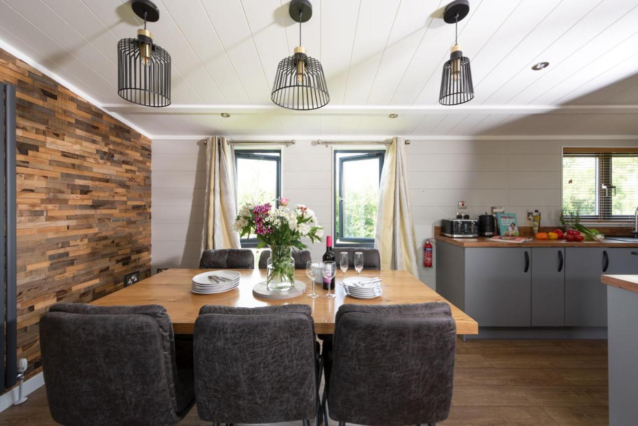 Primrose Lodge, 25 Roadford Lake Lodges Lifton Εξωτερικό φωτογραφία